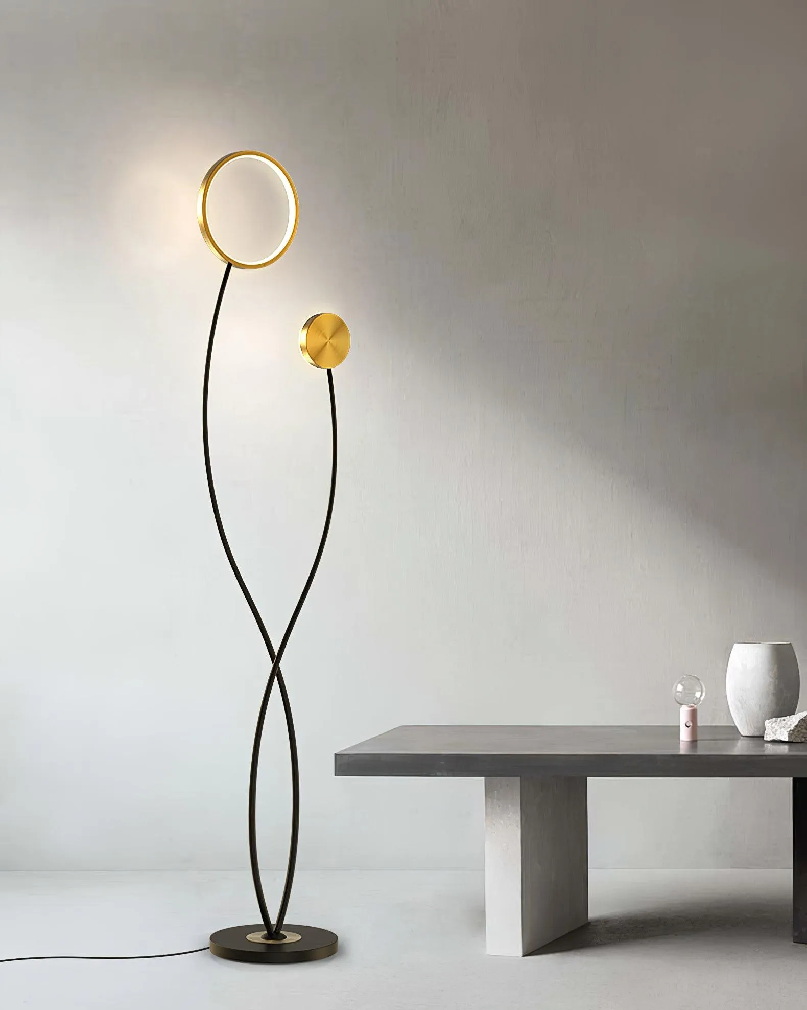 Arrival Floor Lamp