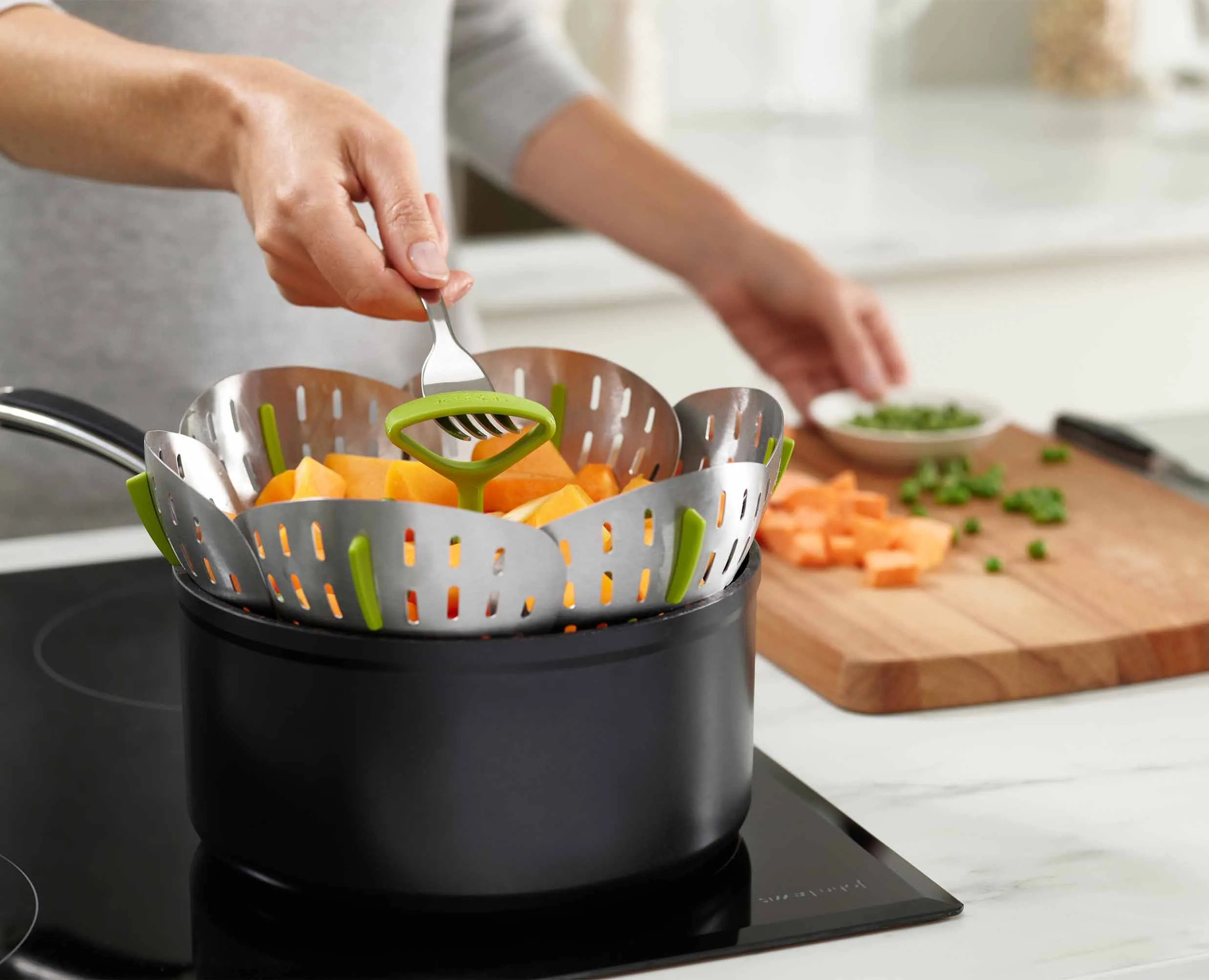 Bloom™ Stainless-steel Folding Steamer Basket