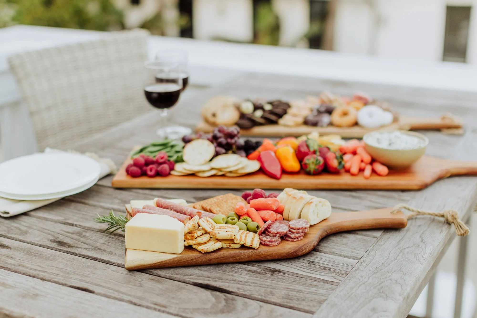 Friends - Artisan 18" Acacia Charcuterie Board