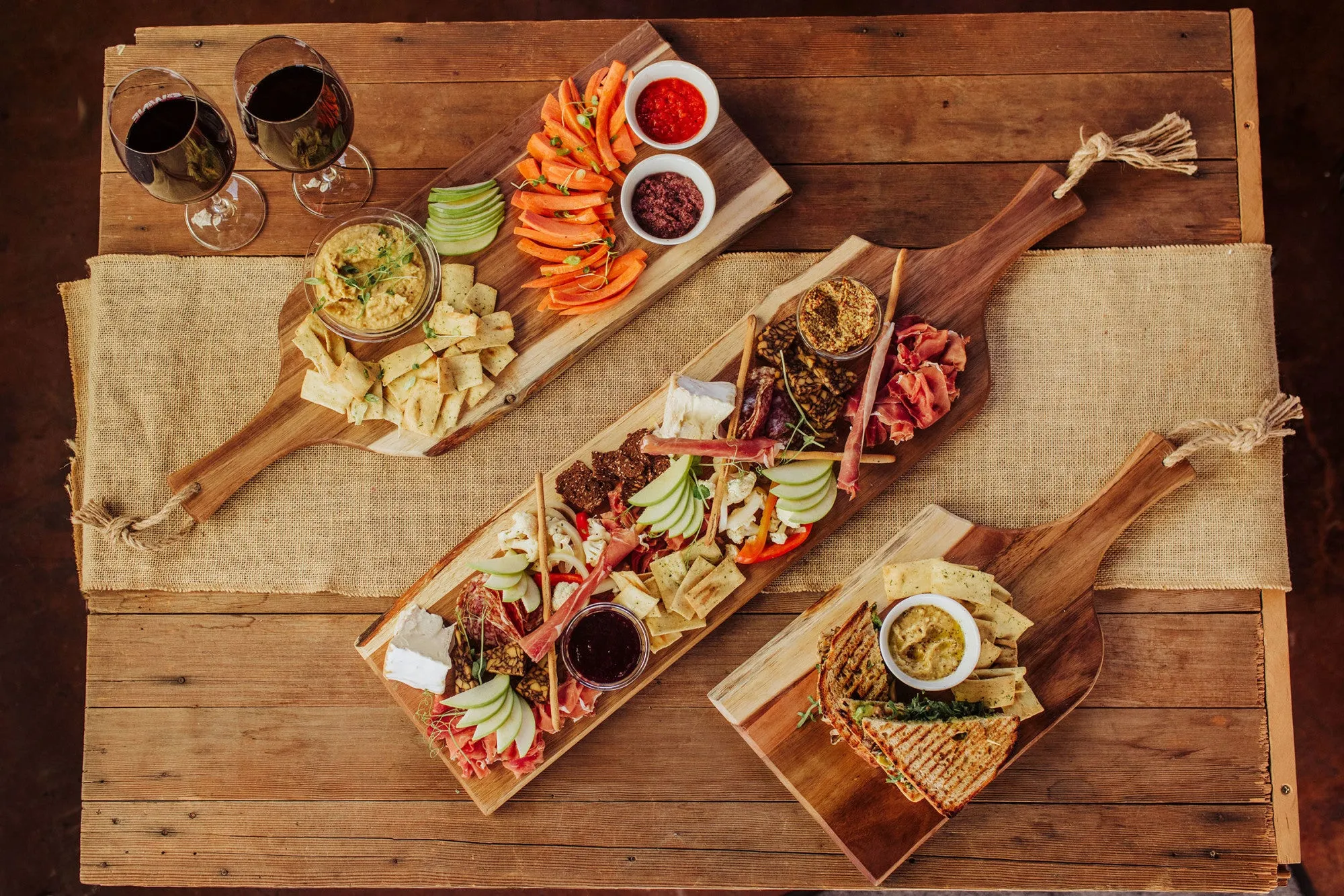 Friends - Artisan 18" Acacia Charcuterie Board