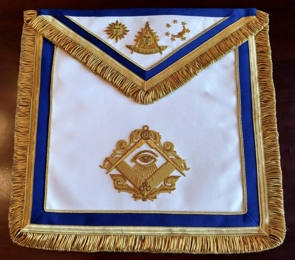 Man Who Would Be Master Past Master Masonic Apron, Gold - Texas Regulation