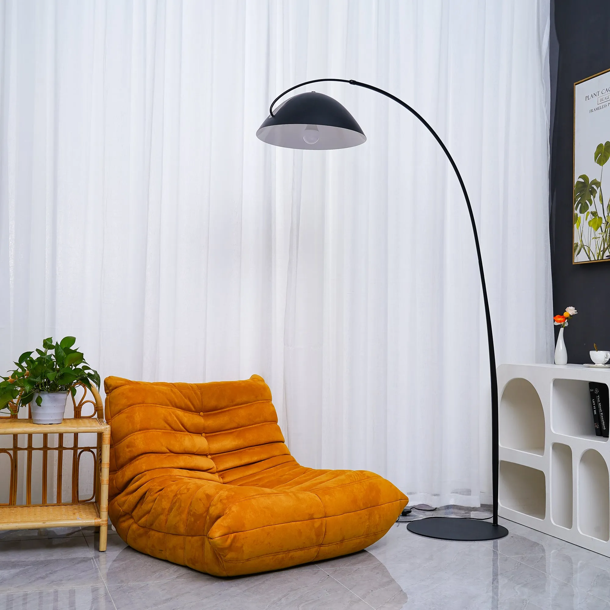 Pluma Floor Lamp