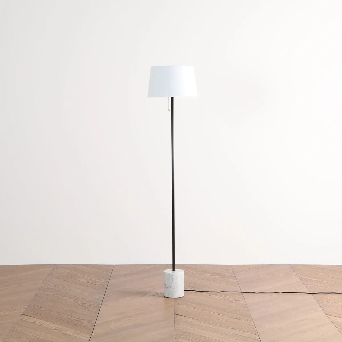 Simple - Elegant　Steel Shade Floor Lamp