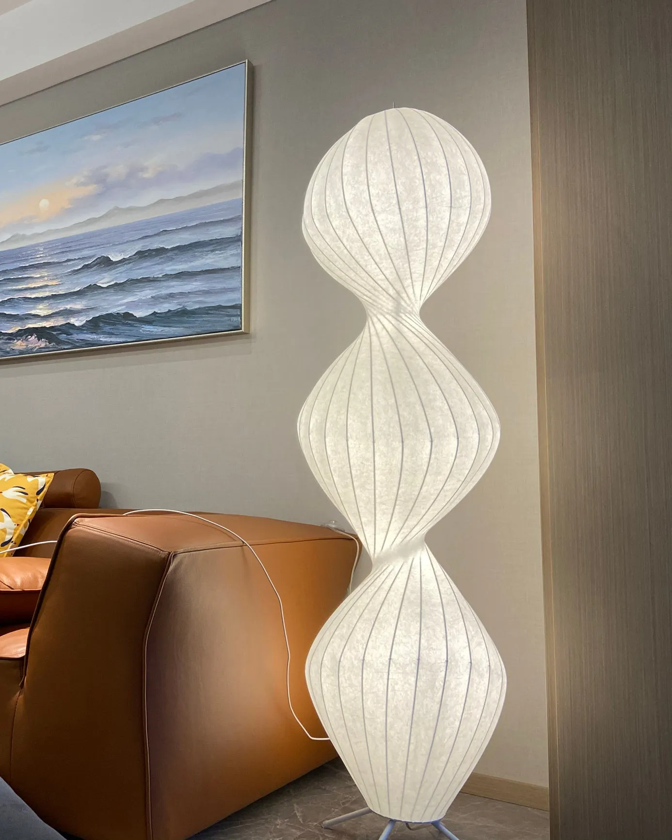 TR32 Floor Lamp