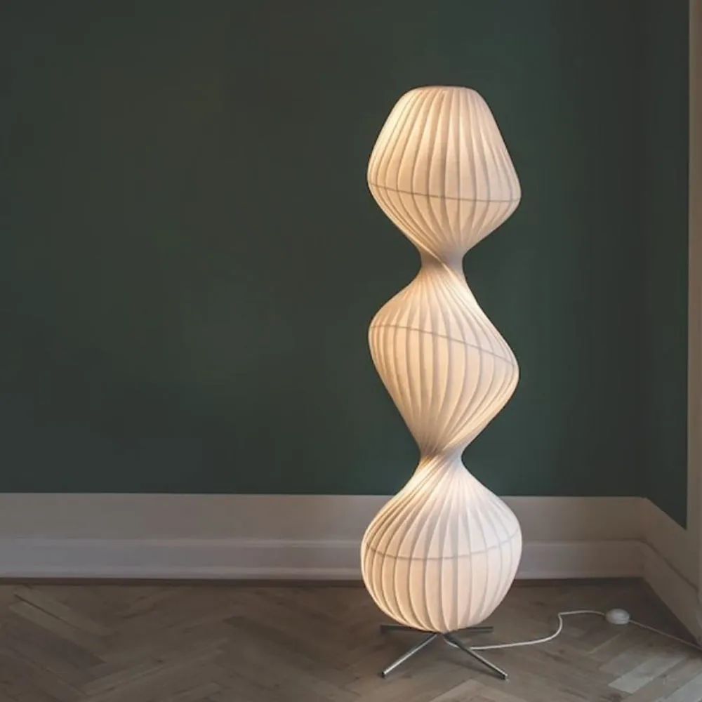 TR32 Floor Lamp