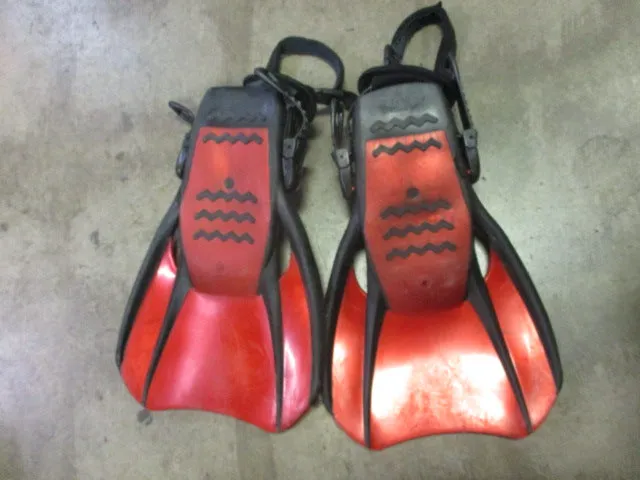 Used Shredder Surf Body Boarding Fins Size Medium 7-10